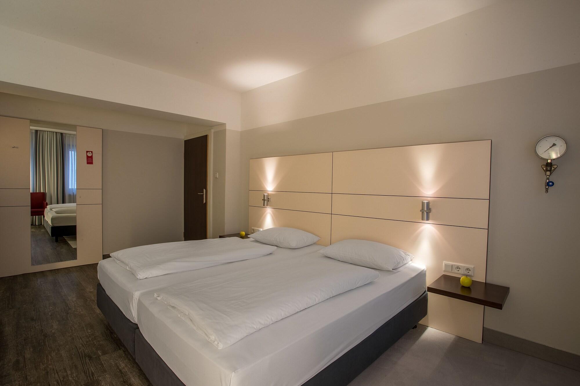 Ferrotel Duisburg - Partner Of Sorat Hotels Exterior photo